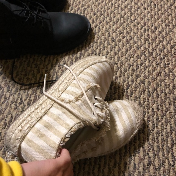 Shoes - Picture 4 of 4